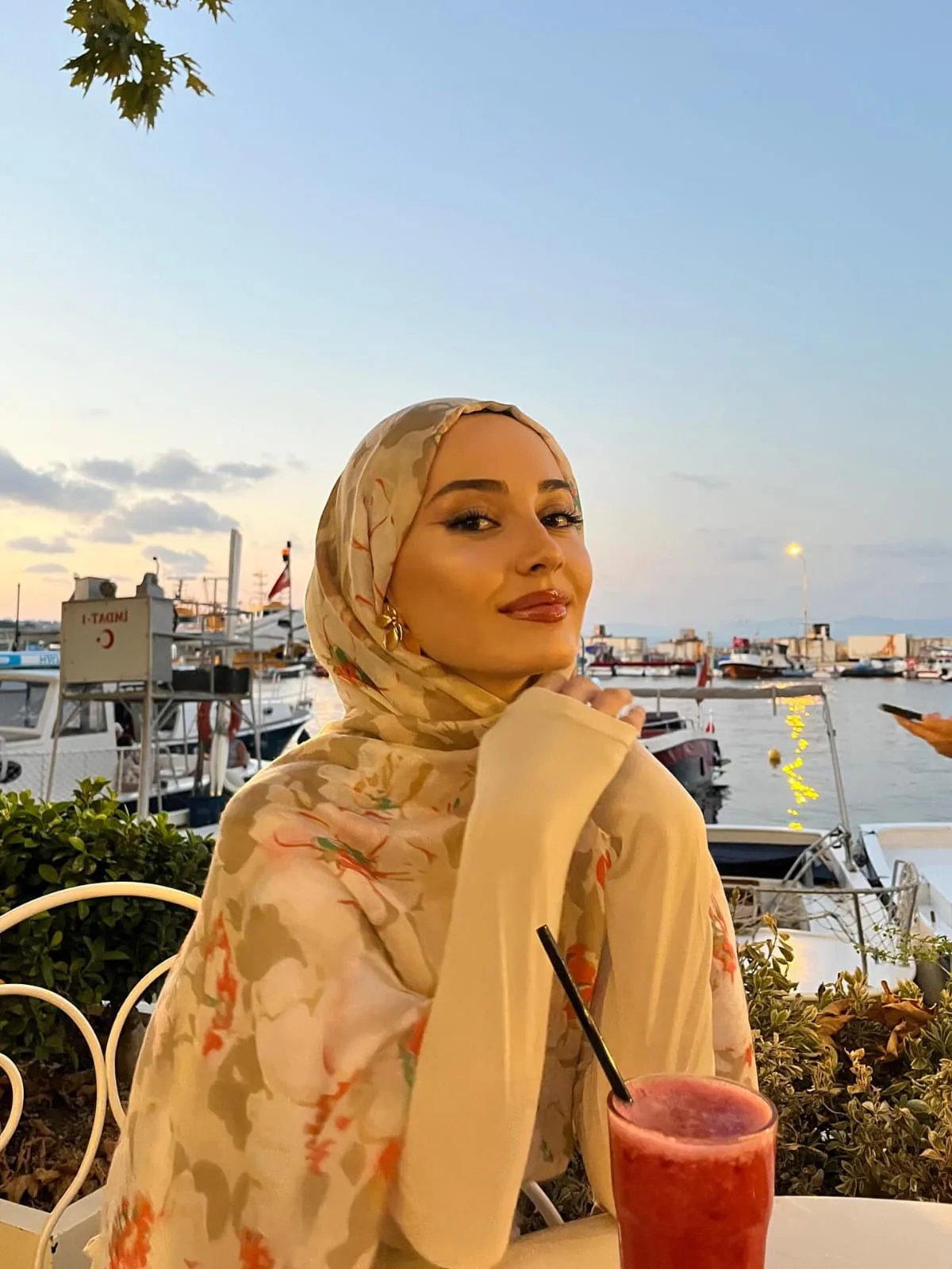 Esra - Kazim Karabekir, Bağcılar Escort